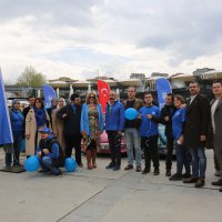 Vosvoslar otizmli çocuklar için yollarda 