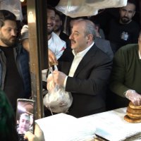 Bakan Varank, Togg’la geldi, simit çayla sahur yaptı 