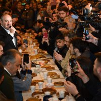 Bakan Varank, Togg’la geldi, simit çayla sahur yaptı 