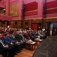 Sahne şantiyeye döndü 