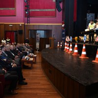 Sahne şantiyeye döndü 