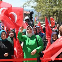 Orhaneli’ne hizmet yağmuru 