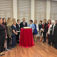 Hemşirelere karanfilli kutlama 