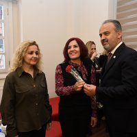 Hemşirelere karanfilli kutlama 