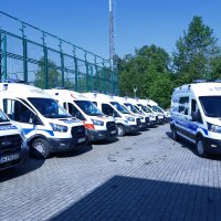 Ambulansla okula, sedye ile sandığa 
