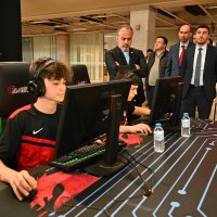 Bakan Varank ödülleri ikiye katladı 