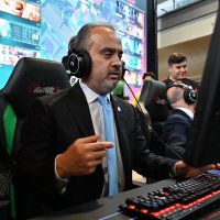 Bakan Varank ödülleri ikiye katladı 