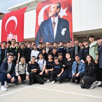 Okulda elektrikli otomobil üreten liseliler, Togg’la buluştu 