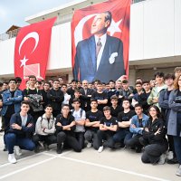 Okulda elektrikli otomobil üreten liseliler, Togg’la buluştu 