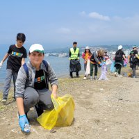 Sahilde gönüllü temizlik 