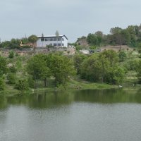 Büyükorhan’a göl manzaralı sosyal tesis 