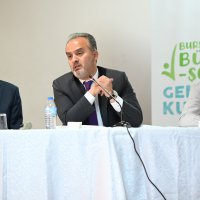 Gelecek gençlerle şekillenecek 