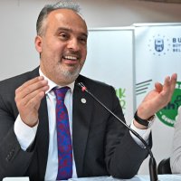 Gelecek gençlerle şekillenecek 