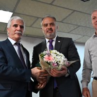 Gelecek gençlerle şekillenecek 