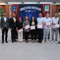 Orkestrada mezuniyet sevinci 