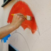 Duvarlar, ‘bağımlılıkla mücadele’ için boyandı 