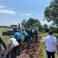 Su geldi mahalleli çifte bayram yaptı 