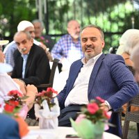 Huzurevinde bayram neşesi 