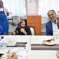 Huzurevinde bayram neşesi 