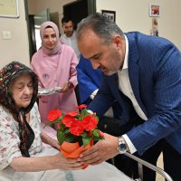 Huzurevinde bayram neşesi 