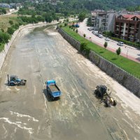 Hüdavendigar'da dere temizliği 