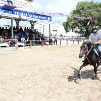 Rahvan at yarışlarında çeyrek final heyecanı 