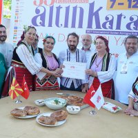 Dansçılar sahnede değil mutfakta ter döktü 