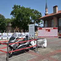 Şehitlikte duygusal anma 