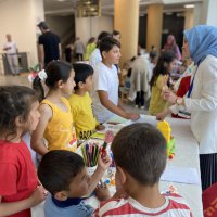 Depremzede çocuklara moral 