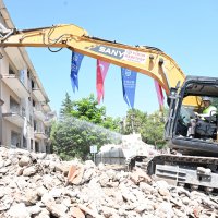 1050 Konutlar’da dönüşüm, yıkımla başladı 