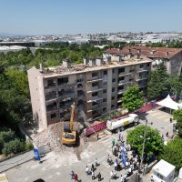1050 Konutlar’da dönüşüm, yıkımla başladı 