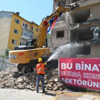 1050 Konutlar’da dönüşüm, yıkımla başladı 