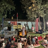 Depremzede çocuklar masallarla güldü 