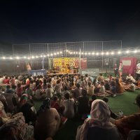 Depremzede çocuklar masallarla güldü 