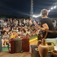 Depremzede çocuklar masallarla güldü 