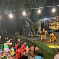 Depremzede çocuklar masallarla güldü 