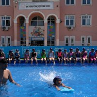 Okul bahçeleri havuzlarla şenlendi 