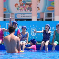 Okul bahçeleri havuzlarla şenlendi 