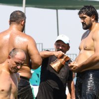 Pehlivanlar er meydanına çıktı 