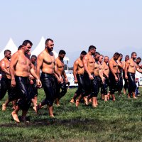 Pehlivanlar er meydanına çıktı 