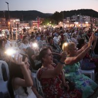Sahne, ‘adam olacak’ çocukların 