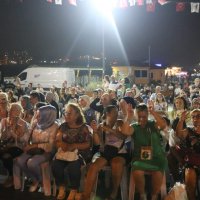 Sahne, ‘adam olacak’ çocukların 