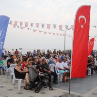 Sahne, ‘adam olacak’ çocukların 