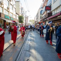 Bursa’nın lezzet şöleni kortejle başladı 