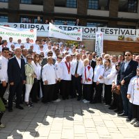 Bursa’nın lezzet şöleni kortejle başladı 