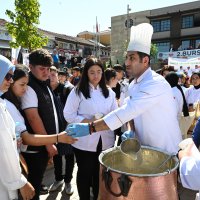Bursa’nın lezzet şöleni kortejle başladı 