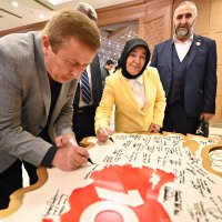 Büyükşehir meclisi, imzalarıyla tarihe not düştü 