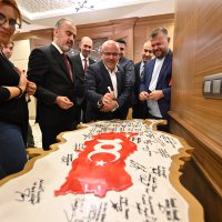 Büyükşehir meclisi, imzalarıyla tarihe not düştü 