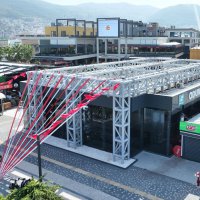 Bugün günlerden, kırmızı-beyaz 