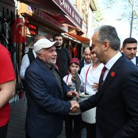 Bugün günlerden, kırmızı-beyaz 